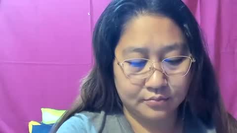 Snapshot of sweetpilipina88 chatting on January 2025 12:20:02 AM MIA online show from January 2025 12:20:02 AM