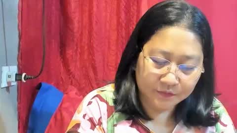Snapshot of sweetpilipina88 chatting on February 2026 11:02:01 AM MIA online show from February 2026 11:02:01 AM