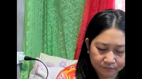 Snapshot of sweetpilipina88 chatting on June 2026 04:40:01 AM MIA online show from June 2026 04:40:01 AM