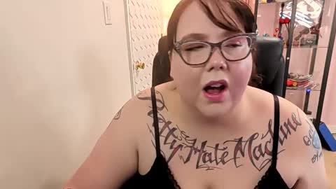 ruby and scarlet online show from November 2025 01:00:02 PM