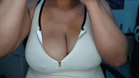sweett_candy1 online show from November 2025 02:11:02 AM