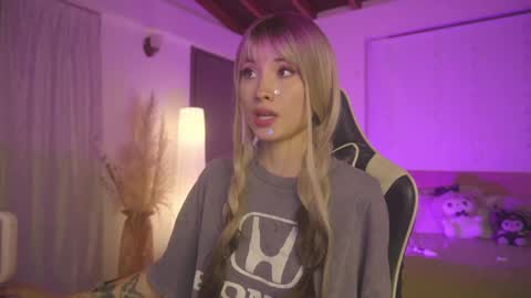 Cat independent model  online show from March 2025 06:23:01 AM