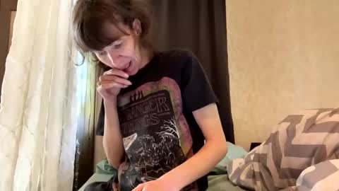 Snapshot of sweettoothtrixie chatting on April 2026 04:45:01 PM Sweet Tooth Trixie online show from April 2026 04:45:01 PM