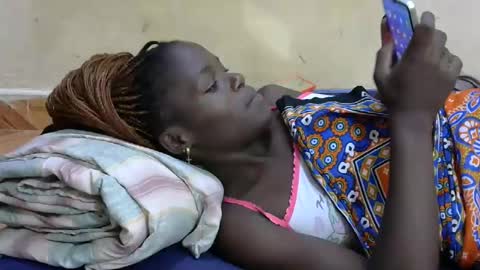 Snapshot of sweetvallerie chatting on February 2025 09:39:01 PM sweetvallerie online show from February 2025 09:39:01 PM