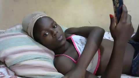 Snapshot of sweetvallerie chatting on February 2025 04:05:01 PM sweetvallerie online show from February 2025 04:05:01 PM