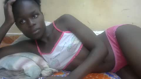 Snapshot of sweetvallerie chatting on February 2025 01:32:01 PM sweetvallerie online show from February 2025 01:32:01 PM