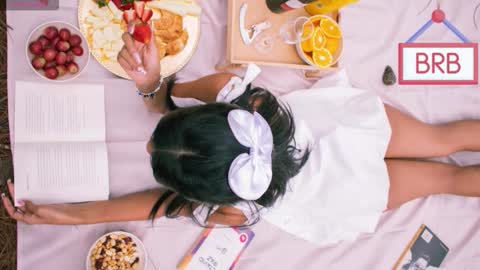 sweetviolet___ online show from October 2025 12:06:01 PM