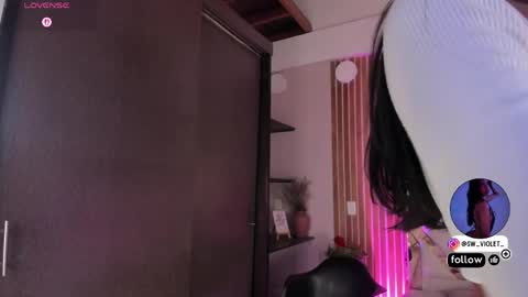 sweetviolet___ online show from April 2026 12:27:01 PM