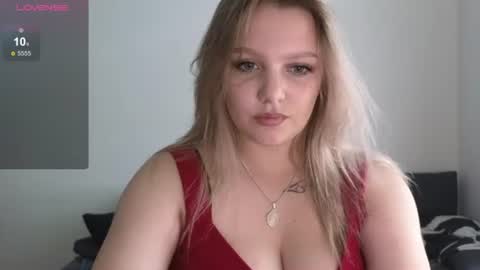 Snapshot of sweety_bettyyy chatting on July 2026 11:03:02 AM Betty online show from July 2026 11:03:02 AM