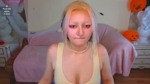 Hot Candy online show from October 2025 11:44:02 AM