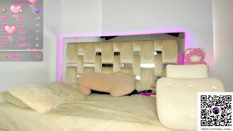  independent model  online show from February 2025 05:50:02 PM