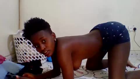 sweety_petite online show from October 2025 08:14:02 AM