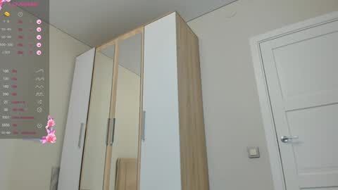 Vikky online show from February 2025 12:28:01 AM