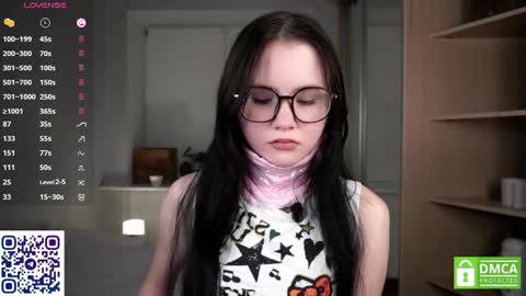 Astrid online show from November 2025 06:41:04 PM