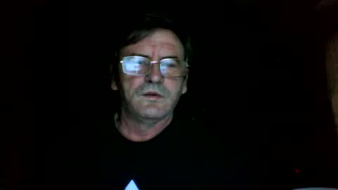 Snapshot of swergiu333 chatting on April 2026 04:19:01 AM Raymond online show from April 2026 04:19:01 AM