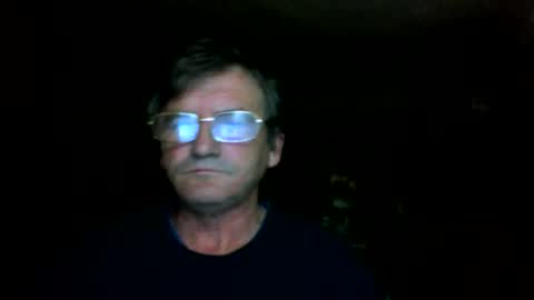 Snapshot of swergiu333 chatting on May 2026 04:42:02 AM Raymond online show from May 2026 04:42:02 AM