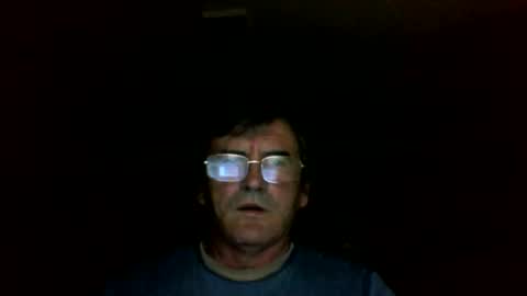 Snapshot of swergiu333 chatting on May 2026 04:18:02 AM Raymond online show from May 2026 04:18:02 AM