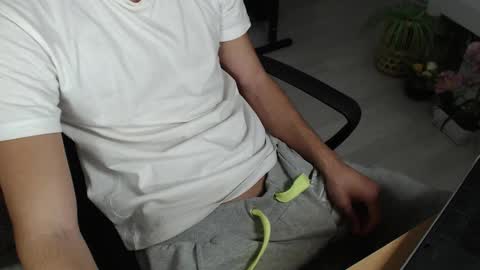 SwetLittleBoy4u online show from September 2025 05:38:02 PM