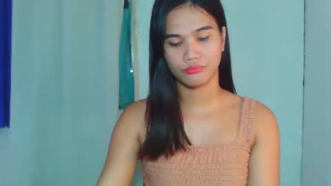 Snapshot of swettie_rhea chatting on May 2026 02:13:01 PM Rhea online show from May 2026 02:13:01 PM