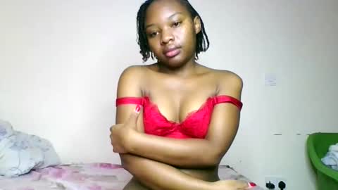 Snapshot of swit_candy chatting on May 2026 03:47:01 AM Candy online show from May 2026 03:47:01 AM