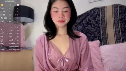 Holly online show from March 2026 01:11:01 AM