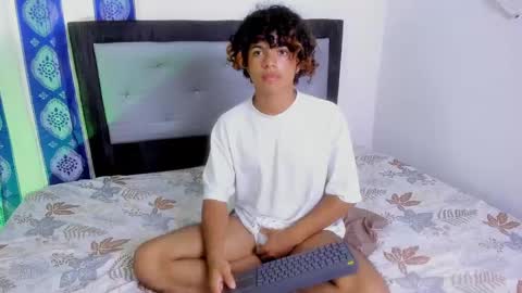 Snapshot of swwet_boy chatting on December 2024 05:11:01 PM swwet_boy online show from December 2024 05:11:01 PM
