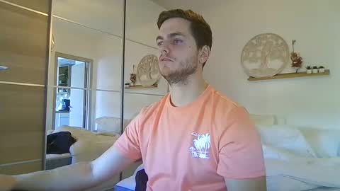 syl092 online show from November 2025 10:37:01 AM