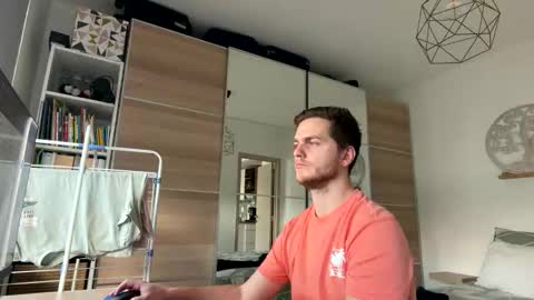 syl092 online show from January 2026 01:48:01 PM