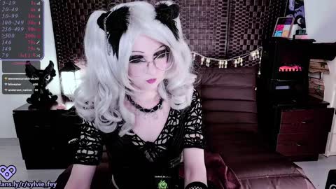 Sylvie online show from January 2025 03:13:01 AM