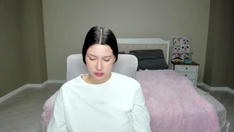 Mila online show from November 2025 12:55:02 AM