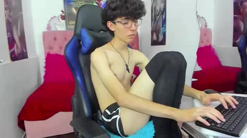 Snapshot of syriussz chatting on January 2026 07:41:01 PM Syriussz online show from January 2026 07:41:01 PM