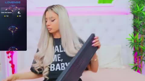 Snapshot of taahiraarabian chatting on February 2025 02:52:02 PM Arianna online show from February 2025 02:52:02 PM