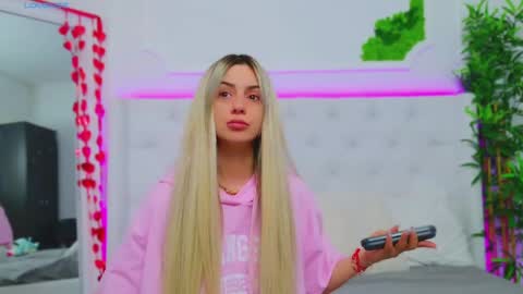 Snapshot of taahiraarabian chatting on March 2025 01:23:02 PM Arianna online show from March 2025 01:23:02 PM