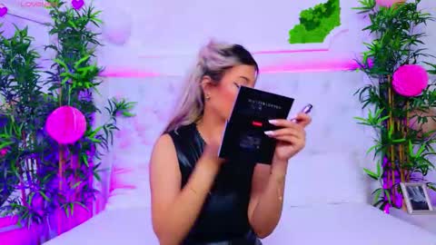 Snapshot of taahiraarabian chatting on September 2025 12:29:01 PM Arianna online show from September 2025 12:29:01 PM