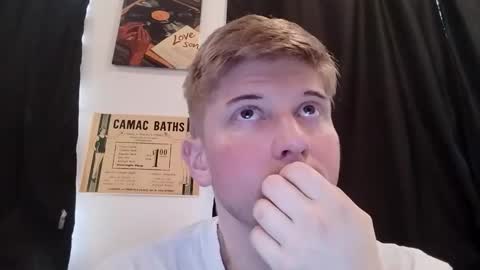 collegetwinkboi online show from January 2026 02:44:01 PM