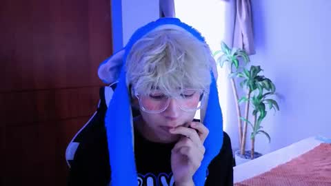 taichi online show from November 2025 06:15:01 PM