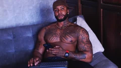 Tairon Tucke online show from January 2025 09:59:01 PM