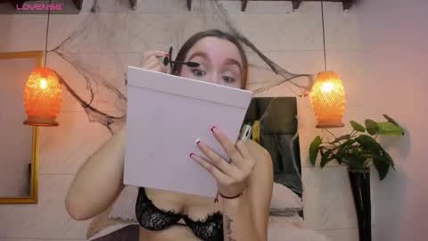 Taissa online show from November 2025 04:31:02 PM