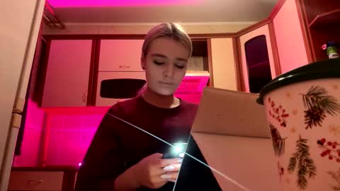 Snapshot of taitebinner chatting on February 2026 06:26:01 PM Mia online show from February 2026 06:26:01 PM