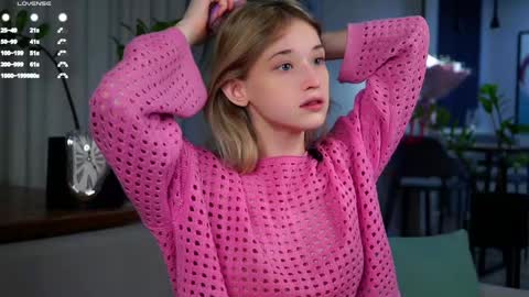 Mia online show from February 2025 01:44:01 AM