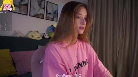 Mia online show from February 2026 01:35:02 AM