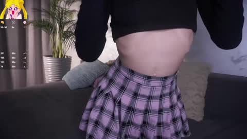 Mia online show from April 2026 01:52:01 AM