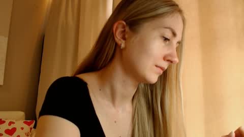 Snapshot of taliiyafiredream chatting on March 2025 12:37:02 PM Kira online show from March 2025 12:37:02 PM