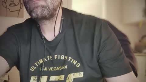 Snapshot of tallboy77eu chatting on January 2025 01:00:01 AM Aligator online show from January 2025 01:00:01 AM