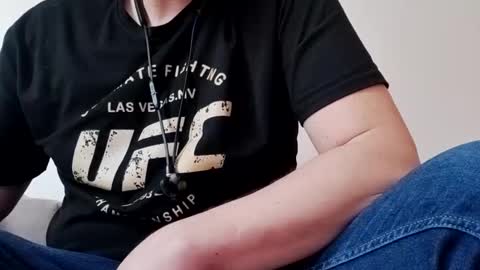 Snapshot of tallboy77eu chatting on March 2025 07:08:02 AM Aligator online show from March 2025 07:08:02 AM