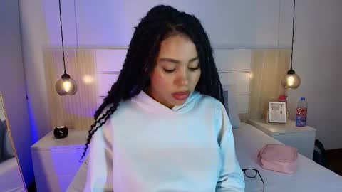 Tamara  online show from December 2025 07:53:02 PM