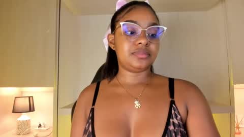 Tami online show from November 2025 09:24:02 PM