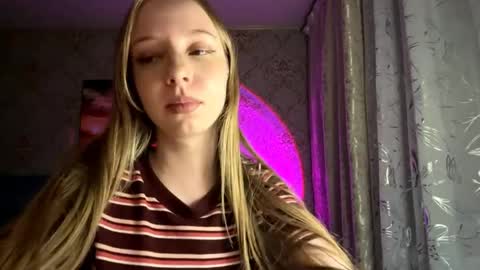 Snapshot of tammiglembocki chatting on April 2026 05:43:01 PM Jenny online show from April 2026 05:43:01 PM