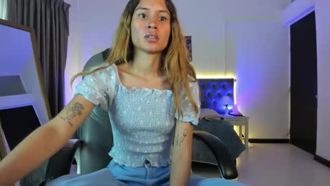 Tamy  online show from November 2025 09:06:02 PM