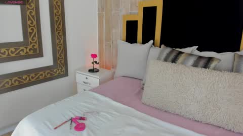 Tamy online show from February 2025 07:50:02 PM